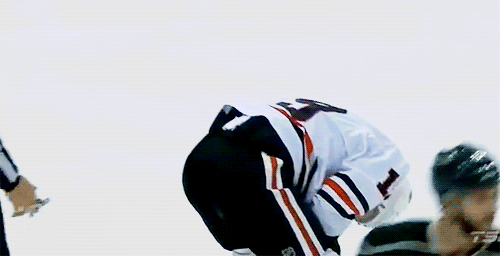 embersrise: eternityinalake:  he saw his chance and he took it  He touched the butt!