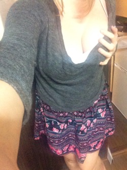 lilperv16:  Pre-dinner teasing and the outfit I’m wearing out !