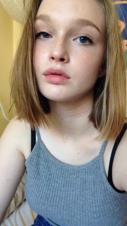 matissegrl:  my eyeliner is so uneven but who care i’m still beautiful