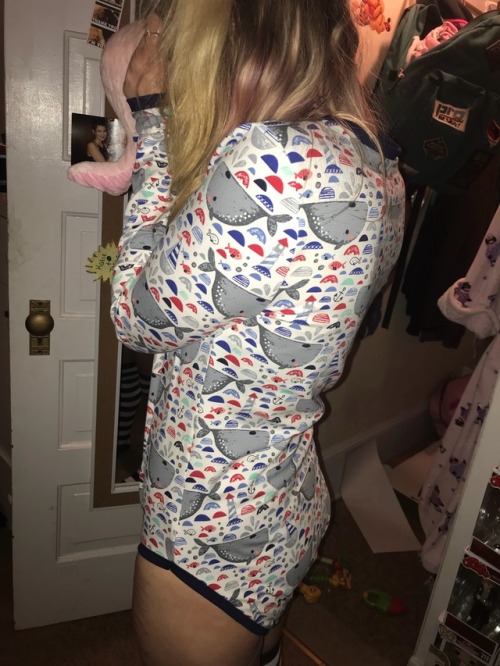 bruised-baby-girl:  Whale, whale, whale, what do we gots here…. a shy baby in her first ever @babyyourdoll onesie!! 🐳🐳🐳  [18+/No minor supporters pls]