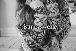 equated:  christmas sweaters on We Heart It. 