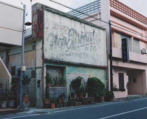 Moromi Hyakuken Street| Instagram | Okinawa Photowalk Club |