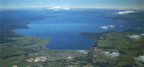 This is Lake Taupo, the largest lake in New Zealand. Underneath this wonderful lake, is a &lsquo;sup