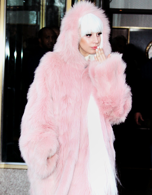 ladyxgaga:  Gaga leaving her apartment in New York City earlier today (2.18.14).