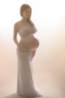 prettypreggiethings:  Maternity Shoot - 1