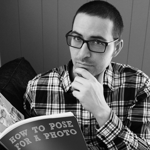 larstheyeti:new photo for LinkedIn, am I doing it right?