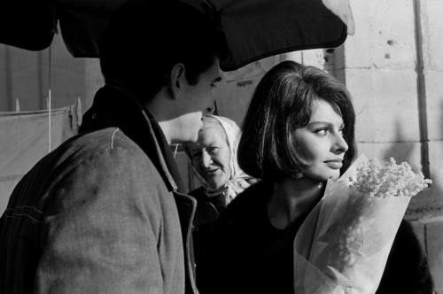 barcarole:Sophia Loren and Anthony Perkins in Paris, France, 1962. Photos by Elliott Erwitt.