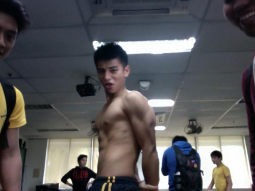 hotfilipinoboys:  Tommy Tiangcohttp://www.facebook.com/tommy.tiangcohttp://twitter.com/T0BIASMIGUELhttp://instagram.com/tobiastiangco