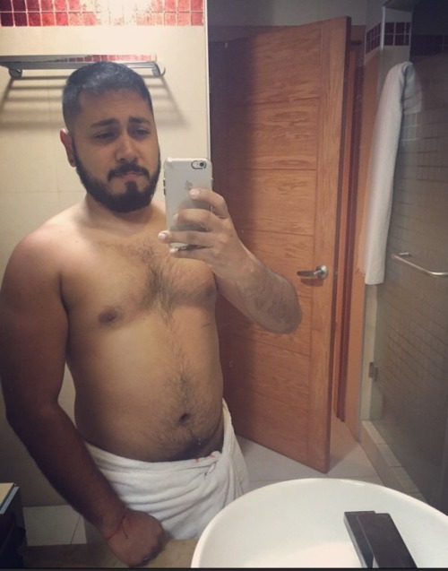 ariescub10:  After shower pic 🐳