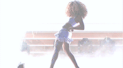 serfborts:  the beyoncé challenge:  [3/6] favorite live performances: Deja Vu (BET