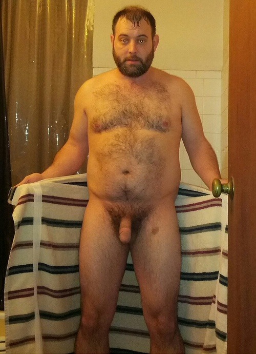 imhereforthemen:  drying off after a shower  Thanks for the large photo set. Looking