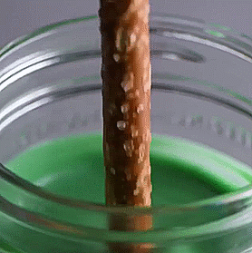 holo-ween:  Halloween Treats 🎃  I&rsquo;m making these! 