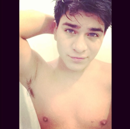 typicalkevin:  Coming Out Of The Shower 