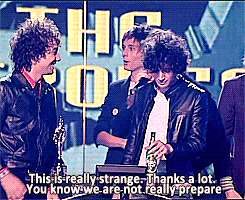 why-wont-you-come-over-here:  livinginmusic: The Strokes win International Newcomer