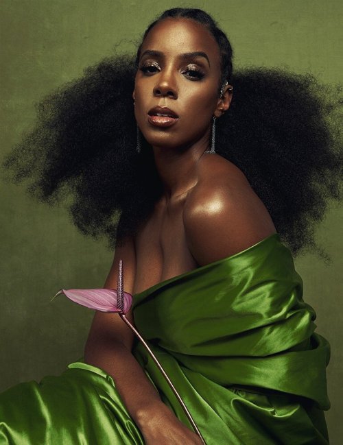 thechanelmuse:  Kelly Rowland photographed by Ricky Middlesworth for Schön! magazine She’s so pretty. That first photo alone gives me “Got ‘til It’s Gone” vibes. 