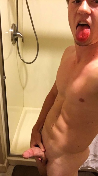 baitkc:  Jake 18yrs. Straight boy 