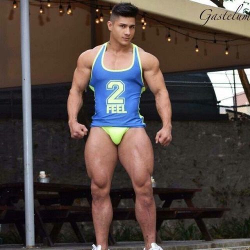 keepemgrowin:  malethighs:   Jorge Garcia Resendiz  - with sexy legs   “I’m built to please.” 