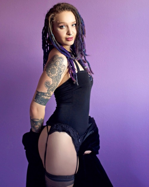 bizzyketto-sgh:  Full NSFW set is on my is my girl 🙌https://bizzyketto.ismygirl.com