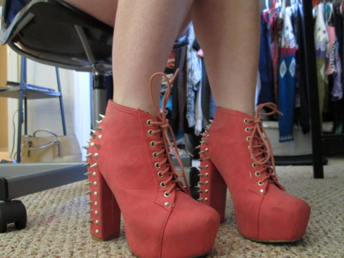 tachikoma: petal-metal: OH HI yeah i just reblogged the old picture of my shoes so here’s a ne