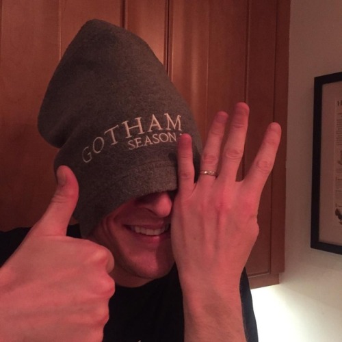 justgotham: robinlordtaylor Thumbs up for #Gotham season 4! Via: Instagram