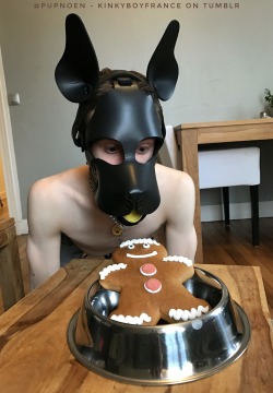 kinkyboyfrance: Last week before Christmas ! Pup is becoming excited 