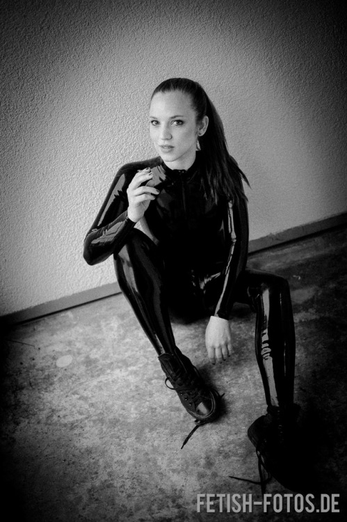 latexcrazy: Latexcrazy.comFREE made-to-measure serviceFREE chlorination treatment, extreme chlorinat