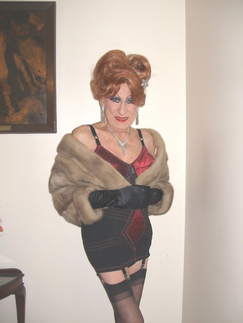 omglaurenme:Tim said he’d always wanted to fuck a wild red-head, so when he bought me this min