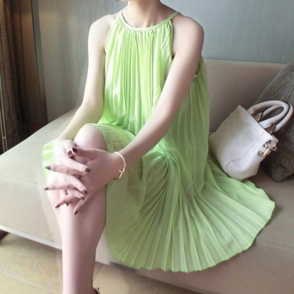 strong-but-breakable:  Solid Color Sleeveless Pleated Chiffon Dress 