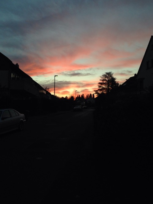pieceofgoold:  Always take pictures of the sky, it may never looks the same.✨