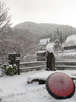 miariin:  Hida folk village by atomic girl