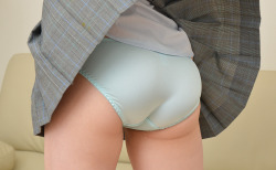 pantytimes:  lacelicker:  sexy bum and panties  Sweet