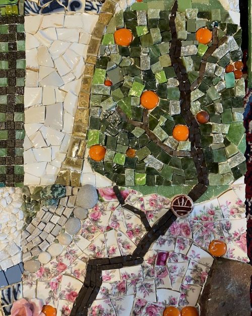 TheCamino mosaic continues…. Orange trees, ferns, churches, and water parks. #caminoportugues #mosaicart #studiotheo yegartist
https://www.instagram.com/p/Cnzz4YgPTJ5SrP2i1SWEH_FwrJV-tMkyQNhmoc0/?igshid=NGJjMDIxMWI=