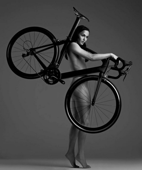 bicycle-babe:  Bicycle girl http://goo.gl/bucfm4