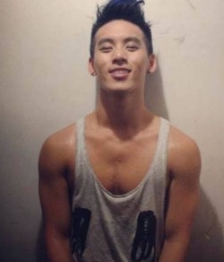 bbbtm13:  Why there are so many hot Chinese masseurs in Singapore but not in KL? :(  Reblog &amp; follow me for more surprises!