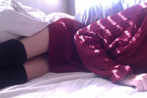 daisyfaerie:  ♡ i post pale and pretty things and check out and follow other pale blogs. i also do o