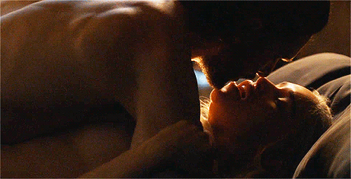 moncheles:Anon request: Jonerys makeout s07e07 zoomed in [part 2]