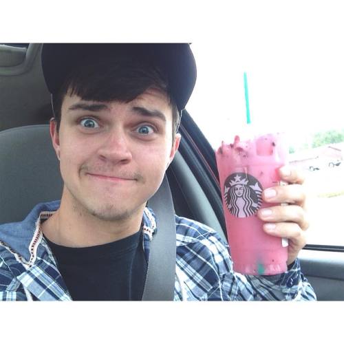 thatoneguy9892:  It’s official.. #thepinkdrink from @starbucks is my new summer drink! I’ve had it everyday since I first tried it! #loveit #delicious #me #instagay