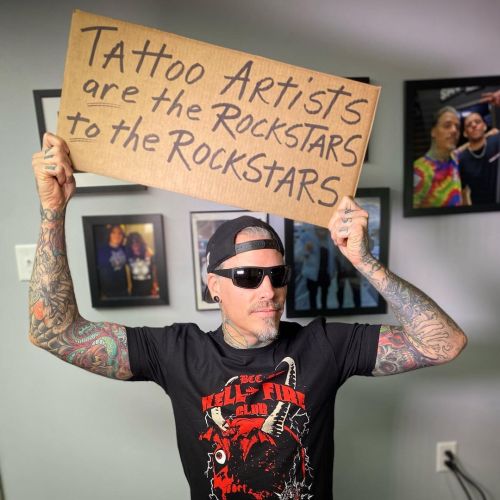 You can’t be a rockstar without your tattoos! 🎸 #tattooerwithasign #tattoosign #tattoo #tattoos (at RedTree Tattoo Gallery)
https://www.instagram.com/p/Cp2YiuWOKA4/?igshid=NGJjMDIxMWI=