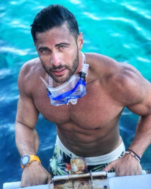 Konstantinos Vasalos - GREEK god, sexy muscle CLICK below to see more photos of  Konstantinos Vasalo