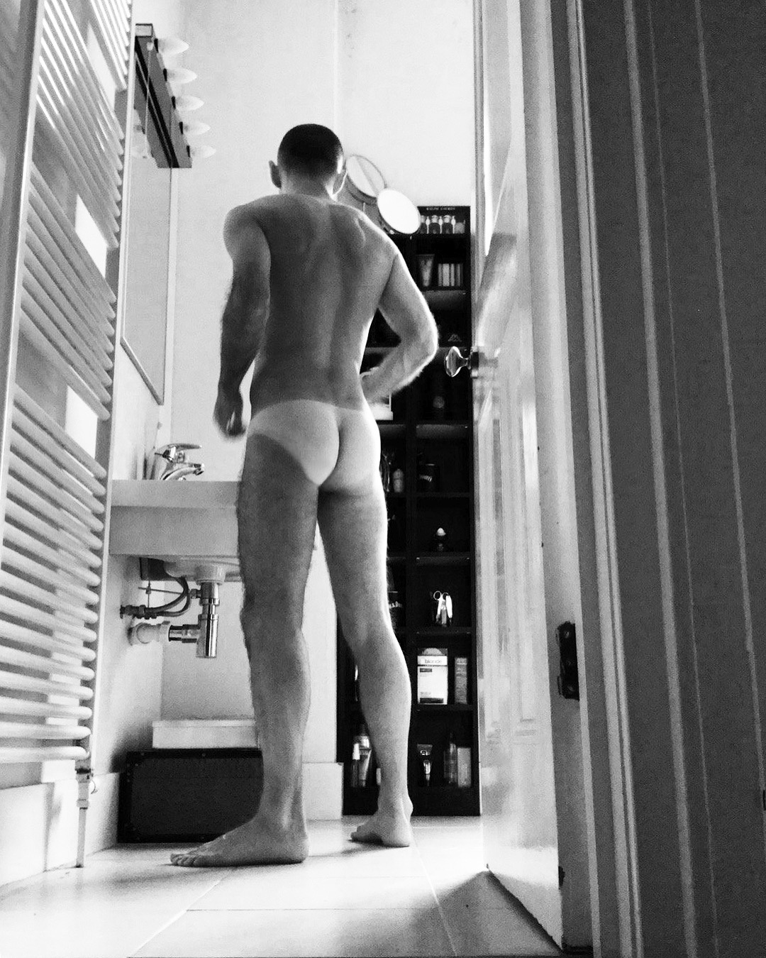 scottinnooriginals:Tan Lines - Flickr &amp; Instagram @scottinno
