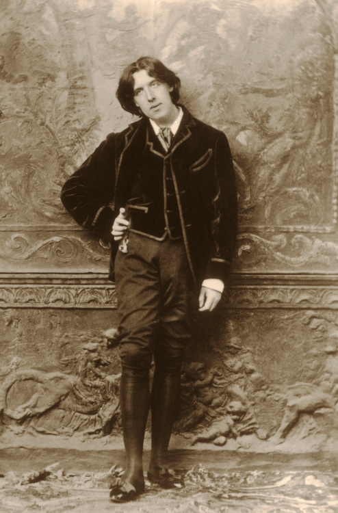 barcarole:Oscar Wilde in 1882, by Napoleon Sarony.