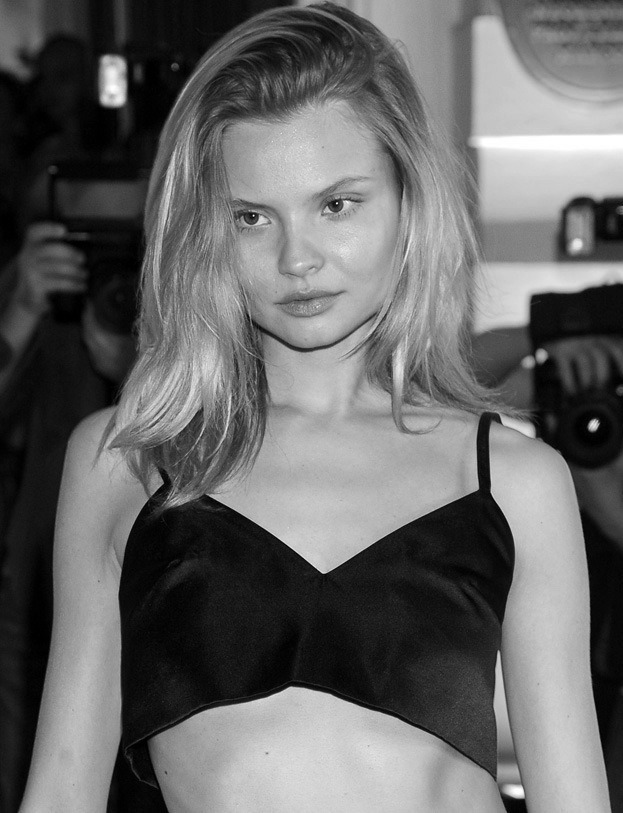 perruh:  senyahearts:  Model: Magdalena Frackowiak  *Queen: 