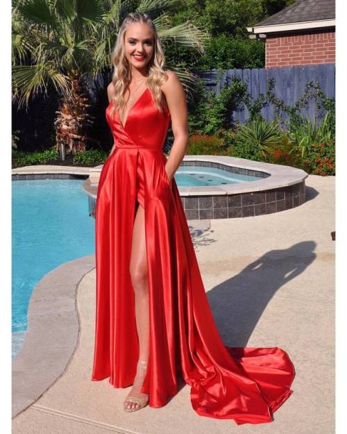 Roo Girl Delaney was ultra glam in Sherri Hill 52921 for her Prom ❤️