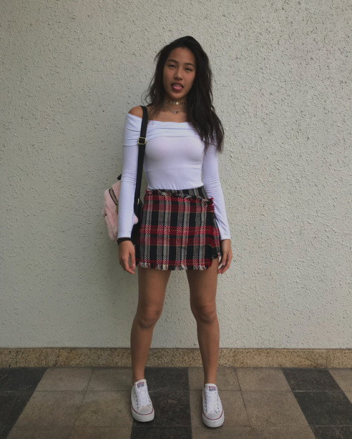 xmmdabest:  beautifusglegs: hot Anyone know her ig? Pm for trades.   I still remember the day after 