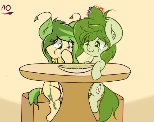 Porn photo askflowertheplantponi:  There. otp eating