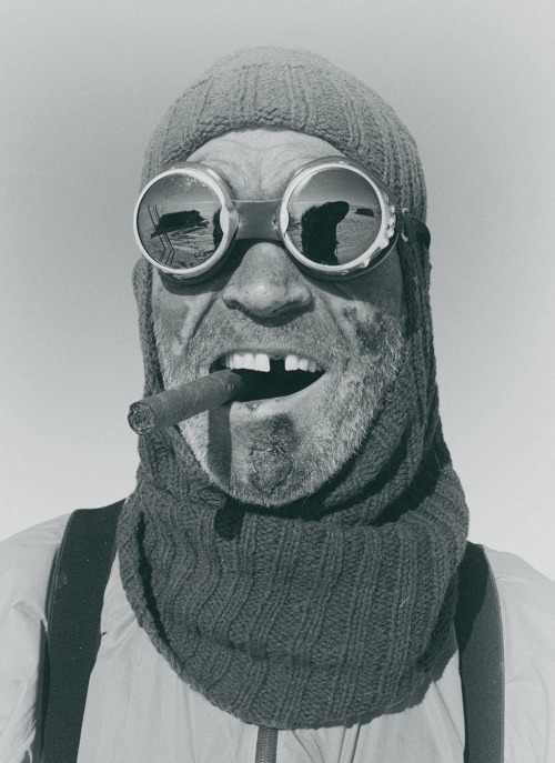 linenforsummertweedforwinter: opticalallurebyfeiwang: Polar explorer Henry Worsley For the Adventure