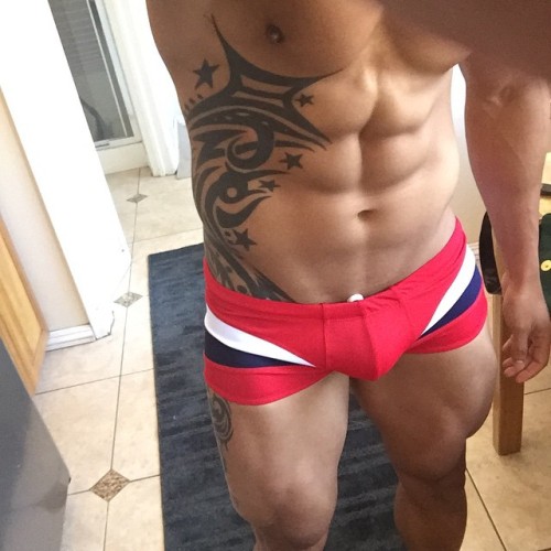 fyeahalexsanchez:  Alex Sanchez modeling the new Pistol Petes, in his favorite colors. August 2015 