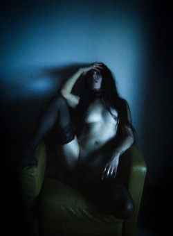 newcracksinthewall:  Olinka, shot with a Holga.© PeterVR