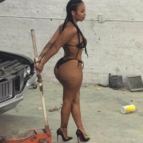 godsgifttomankind:  Ashlee Monroeinstagram.com/atingofbeauty