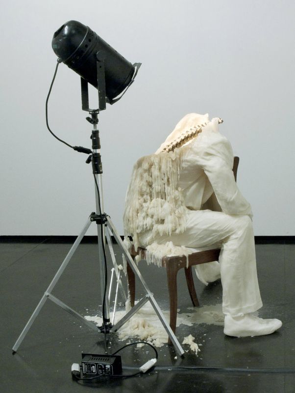 ozei:  myampgoesto11:  Tatiana Blass: Blinding light - Seated, 2011 microcrystalline